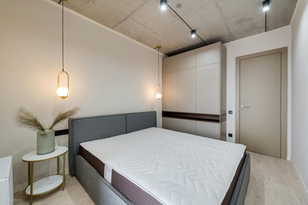 L'éco-responsabilité et la piscine semi-enterrée: vers une consommation plus durable